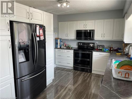 2 Sanctuary Street, Underwood, ON - Indoor Photo Showing Kitchen