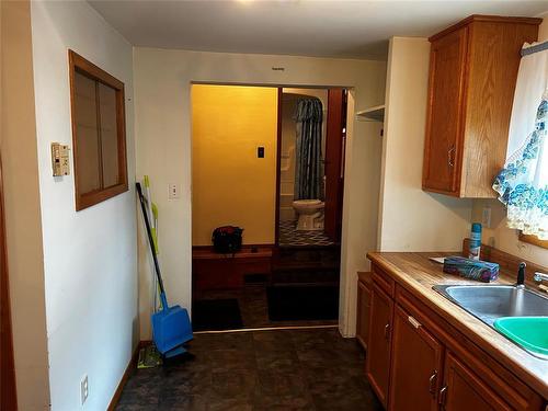 1617 7Th Street, Brandon, MB - Indoor Photo Showing Kitchen