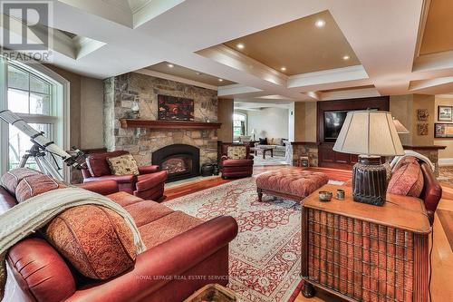 872 Whittier Crescent, Mississauga, ON - Indoor Photo Showing Living Room With Fireplace