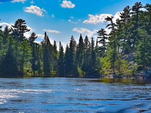 8 Five Point Island, South Of Kenora, ON 