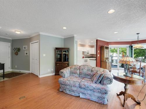 214-405 Quebec St, Victoria, BC - Indoor Photo Showing Living Room