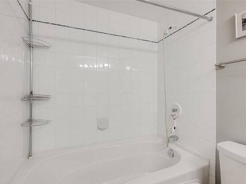 214-405 Quebec St, Victoria, BC - Indoor Photo Showing Bathroom