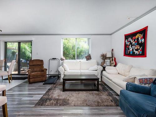 Salon - 1-7815 Av. Niagara, Brossard, QC - Indoor Photo Showing Living Room