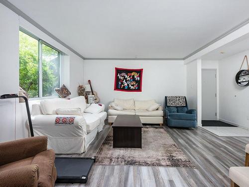 Salon - 1-7815 Av. Niagara, Brossard, QC - Indoor Photo Showing Living Room