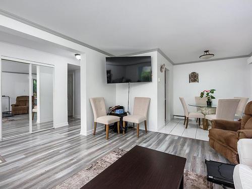 Salon - 1-7815 Av. Niagara, Brossard, QC - Indoor Photo Showing Living Room