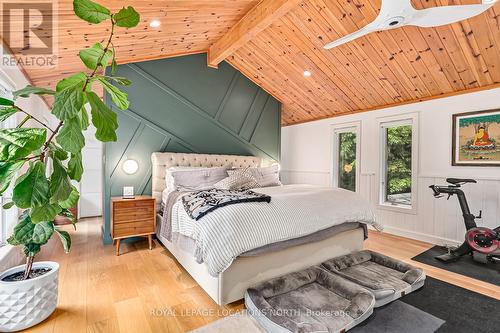 111 Castleview Road, Blue Mountains, ON - Indoor Photo Showing Bedroom