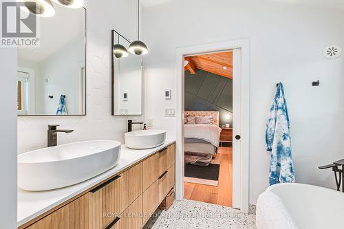 111 Castleview Road, Blue Mountains, ON - Indoor Photo Showing Bathroom