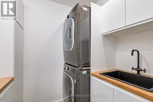 111 Castleview Road, Blue Mountains, ON - Indoor Photo Showing Laundry Room