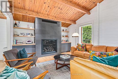 111 Castleview Road, Blue Mountains, ON - Indoor Photo Showing Living Room With Fireplace