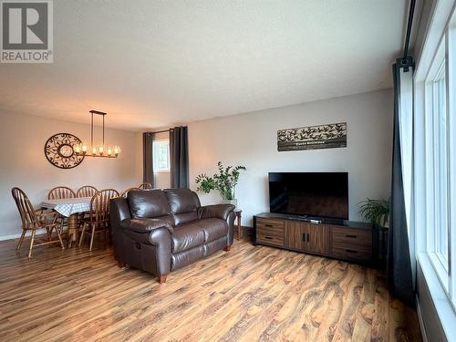 144 Wolverine Avenue, Tumbler Ridge, BC - Indoor Photo Showing Living Room