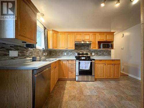 144 Wolverine Avenue, Tumbler Ridge, BC - Indoor Photo Showing Kitchen With Double Sink