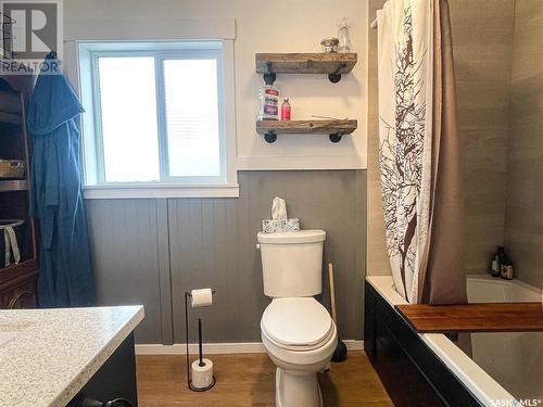 502 2Nd Street W, Meadow Lake, SK - Indoor Photo Showing Bathroom