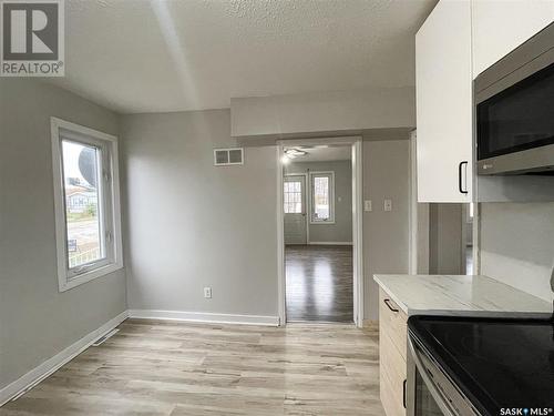 108 Main Street W, Dorintosh, SK - Indoor Photo Showing Kitchen