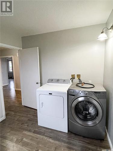 108 Main Street W, Dorintosh, SK - Indoor Photo Showing Laundry Room