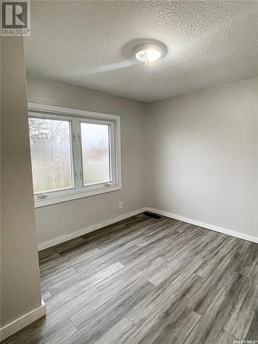 108 Main Street W, Dorintosh, SK - Indoor Photo Showing Other Room