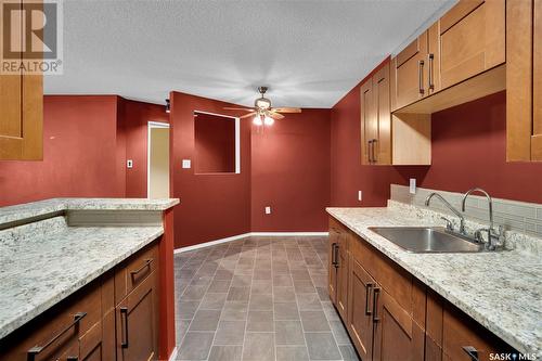 105 2911 Harding Street, Regina, SK - Indoor Photo Showing Kitchen