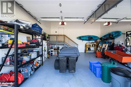 106 Barton Boulevard, Clarksburg, ON - Indoor Photo Showing Garage