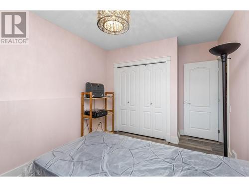 2325 Silver Place Unit# 16, Kelowna, BC - Indoor Photo Showing Bedroom