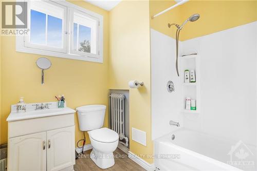 238 Alfred St Street, Alfred And Plantagenet, ON - Indoor Photo Showing Bathroom