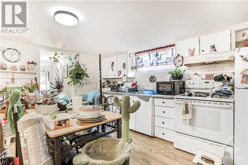 238 Alfred St Street, Alfred And Plantagenet, ON - Indoor Photo Showing Kitchen