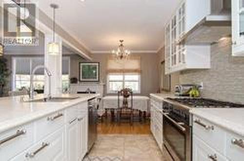 196 Lockhart Drive, St. Catharines, ON - Indoor Photo Showing Kitchen With Upgraded Kitchen