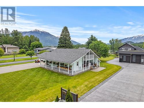 3015 Laforme Boulevard, Revelstoke, BC - Outdoor