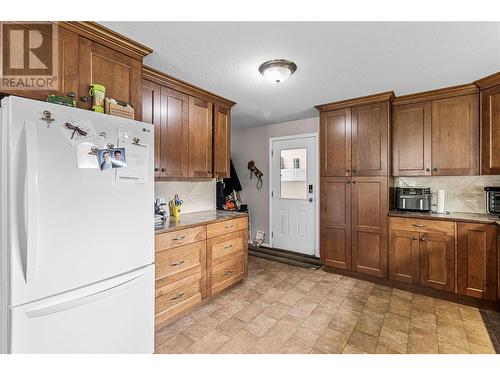 3015 Laforme Boulevard, Revelstoke, BC - Indoor Photo Showing Kitchen