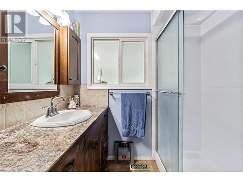 3015 Laforme Boulevard, Revelstoke, BC - Indoor Photo Showing Bathroom