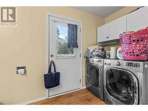 3015 Laforme Boulevard, Revelstoke, BC - Indoor Photo Showing Laundry Room