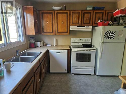 1848 Huntington Drive, Sudbury, ON - Indoor Photo Showing Kitchen With Double Sink