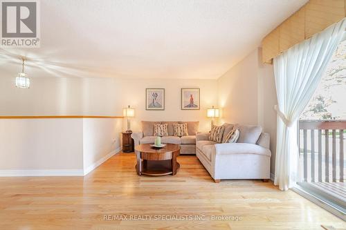 3218 Mccarthy Court, Mississauga, ON - Indoor Photo Showing Living Room