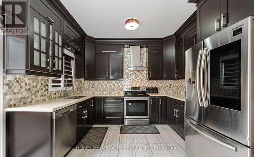 144 Lockwood Road, Brampton, ON - Indoor Photo Showing Kitchen With Upgraded Kitchen