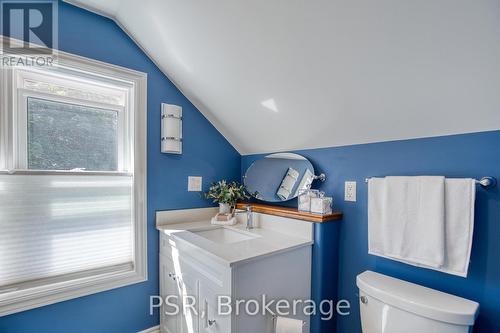35 Peltz Avenue, Kitchener, ON - Indoor Photo Showing Bathroom
