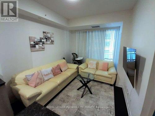 214Sw - 9191 Yonge Street, Richmond Hill, ON - Indoor Photo Showing Living Room