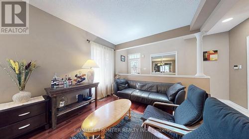 50 Futura Avenue, Richmond Hill, ON - Indoor Photo Showing Living Room