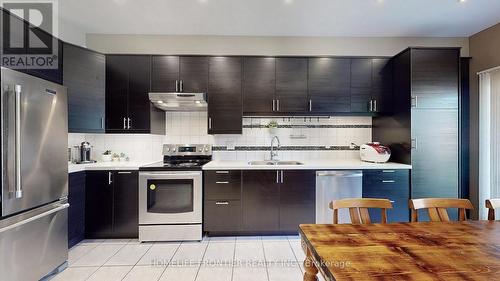 50 Futura Avenue, Richmond Hill, ON - Indoor Photo Showing Kitchen With Double Sink With Upgraded Kitchen