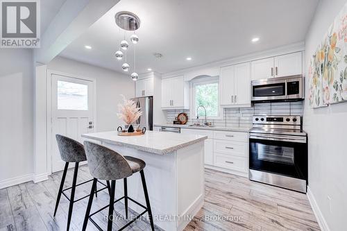 161 Church Street S, Richmond Hill, ON - Indoor Photo Showing Kitchen With Upgraded Kitchen