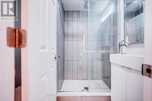 161 Church Street S, Richmond Hill, ON - Indoor Photo Showing Bathroom