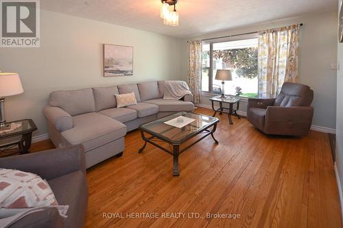 14 Marshall Park Drive, North Bay, ON - Indoor Photo Showing Living Room