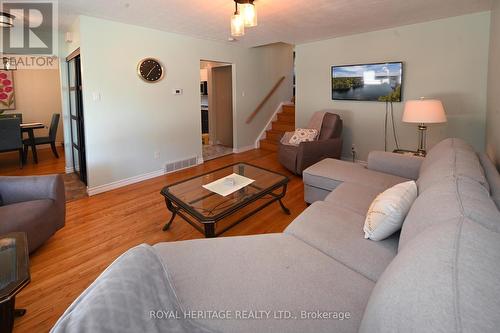 14 Marshall Park Drive, North Bay, ON - Indoor Photo Showing Living Room