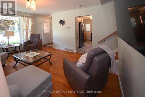 14 Marshall Park Drive, North Bay, ON - Indoor Photo Showing Living Room