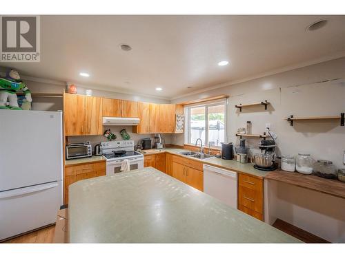 9509 Steuart Street, Summerland, BC - Indoor Photo Showing Kitchen With Double Sink