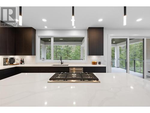 1528 Cabernet Way, West Kelowna, BC - Indoor Photo Showing Kitchen