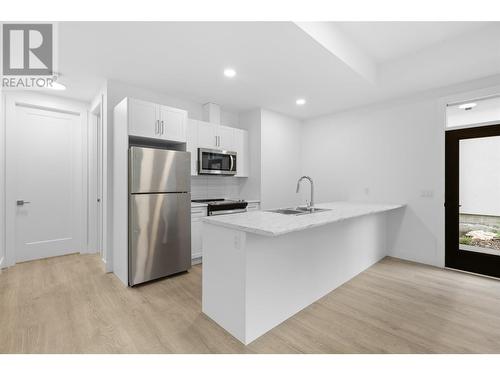 1528 Cabernet Way, West Kelowna, BC - Indoor Photo Showing Kitchen