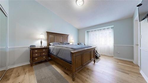 346 Highland Road W|Unit #18, Stoney Creek, ON - Indoor Photo Showing Bedroom