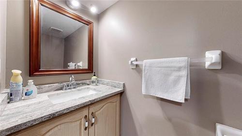 346 Highland Road W|Unit #18, Stoney Creek, ON - Indoor Photo Showing Bathroom