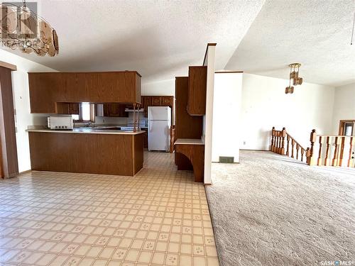 52 Harrigan Crescent, Maple Creek, SK - Indoor Photo Showing Kitchen