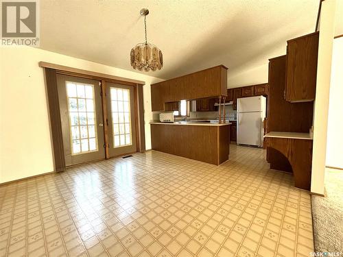 52 Harrigan Crescent, Maple Creek, SK - Indoor Photo Showing Kitchen