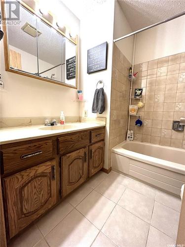 52 Harrigan Crescent, Maple Creek, SK - Indoor Photo Showing Bathroom