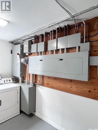 133 3Rd Avenue Ne, Swift Current, SK - Indoor Photo Showing Laundry Room